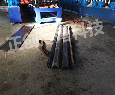 雙波護(hù)欄板成型機